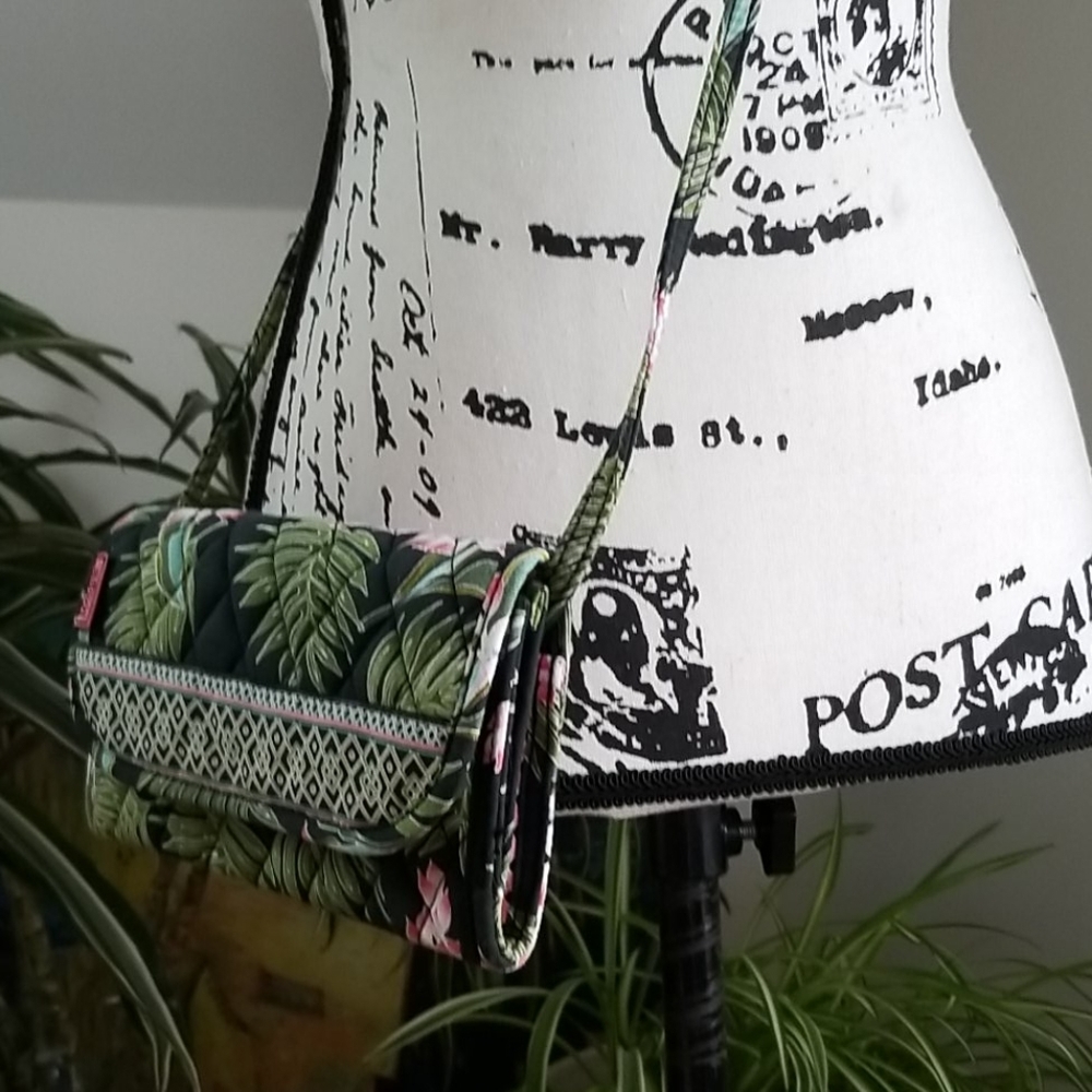 MaggieB Tropical Floral Trifold Belt/Crossbody Bag - Picture 8 of 9